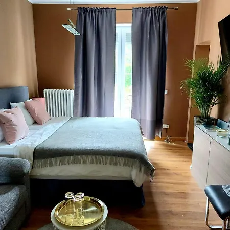 A25 Guest house *