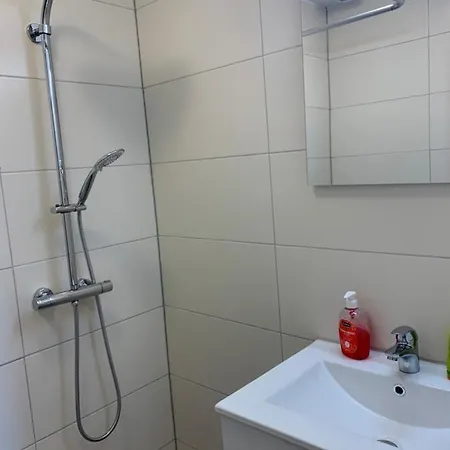 A25 Guest house *